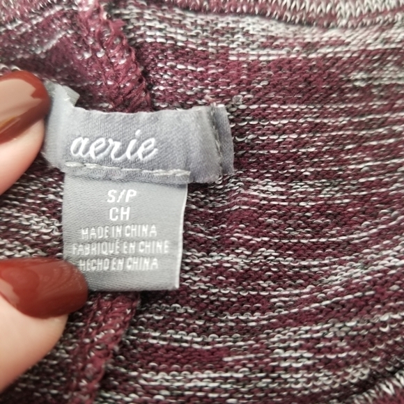 Aerie V Neck Long Sleeve Marled Maroon Flowy Top Size M - Picture 9 of 10